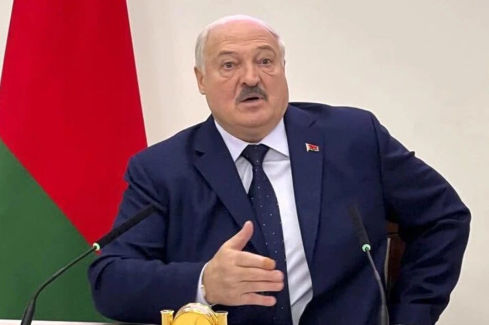 Олександр Лукашенко заявив, що Білорусь не має наміру воювати з сусідніми країнами, однак пригрозив застосувати весь наявний військовий арсенал у разі загрози існуванню держави